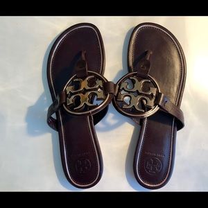 NEVER WORN Tory Burch Millers Size 7